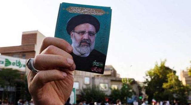 طهران تستدعي السفير البريطاني لديها بسبب مضايقات الناخبين الإيرانيين في لندن