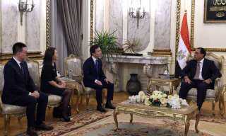 رئيس الوزراء يلتقي وفد شركة ”أبو OPPO” الصينية لاستعراض خطط الشركة للاستثمار في مصر