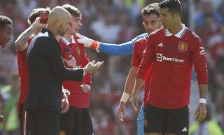 مدرب مانشستر يونايتد يعلق على مغادرة رونالدو الملعب