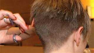 حكم إزالة الشعر من الأماكن الحساسة بالليزر.. هل يجوز الاطلاع على العورة؟