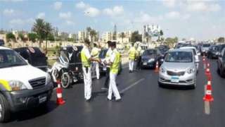احذر عقوبة السير ببطء وتجاوز السرعة بالطرق.. 5500 جنيه غرامات في انتظارك