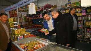 محافظ الغربية يتفقد منافذ بيع السلع الغذائية بأسعار مخفضة استعدادًا لشهر رمضان