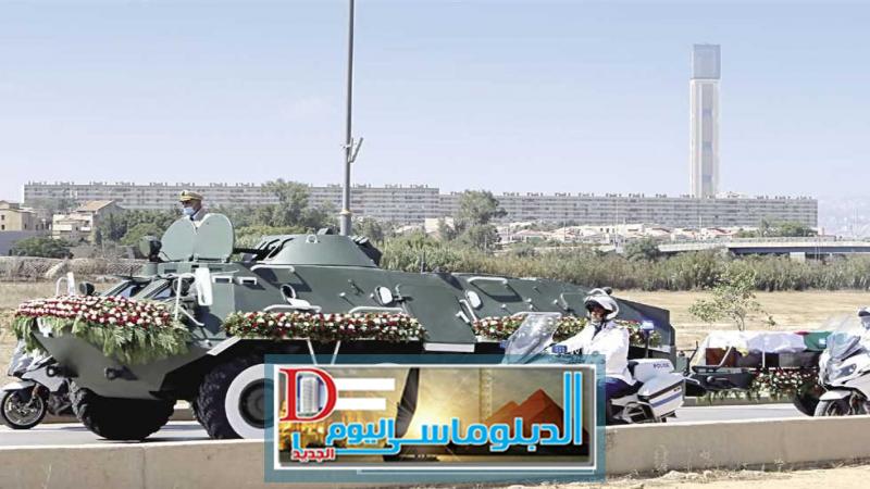 وداع جثمان بوتفليقة على عربة عسكرية - صورة أرشيفية